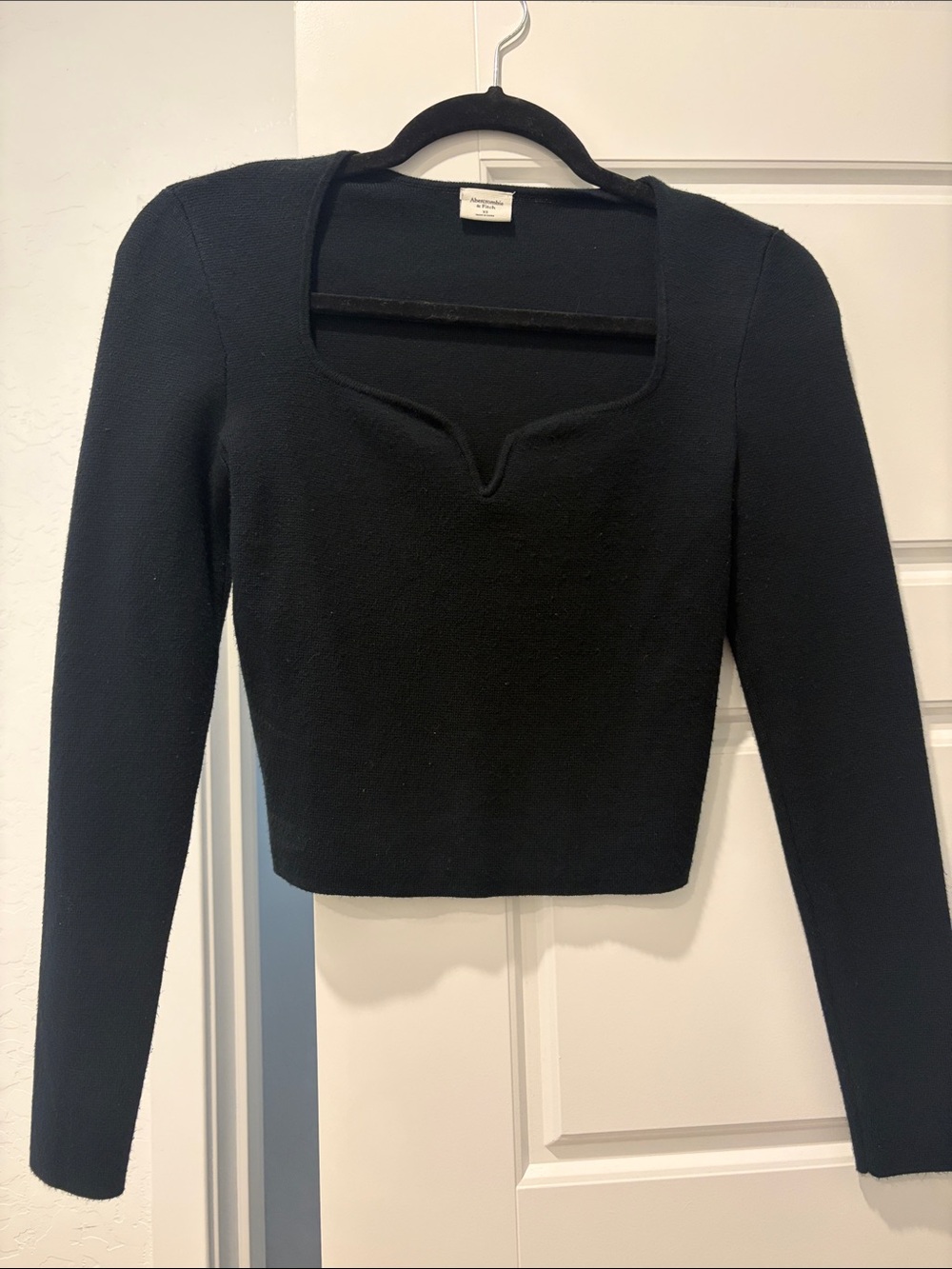 Abercrombie & Fitch Black Long-Sleeve Square Neck Crop Top
